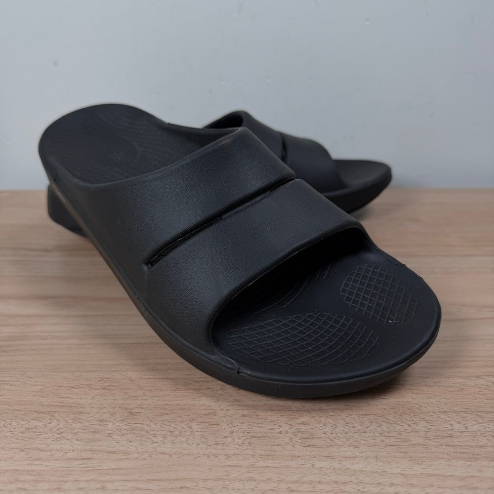 OOFOS OOahh Slide Recovery Sandals Unisex M9 W11 Black Sport Comfort Oofoam